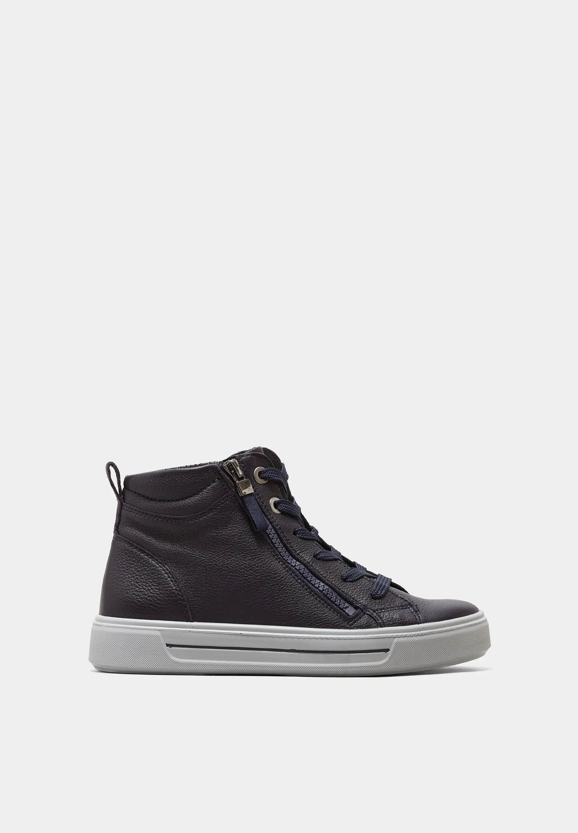 Courtyard 7404 Navy Leather