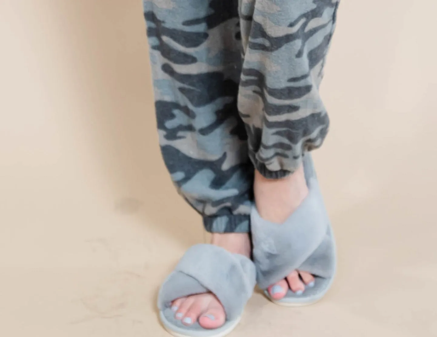Super Soft Criss Cross Faux Fur Slippers- Final Sale